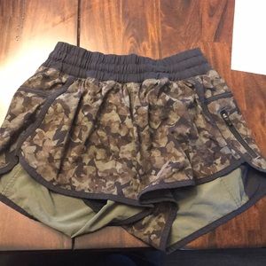 LULULEMON SHORTS
